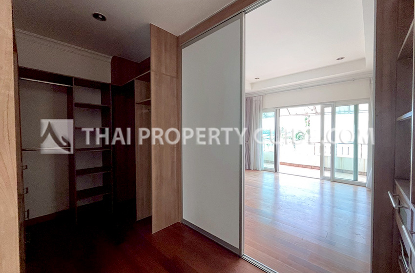 House with Shared Pool in Sukhumvit 
